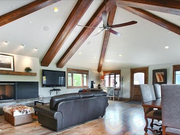 2nd image of 1160 Park Ave