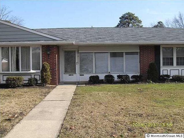 1st image of 635 Huntington Drive #D