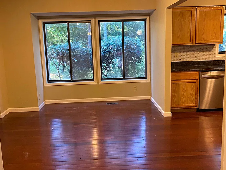 209 Hunter Hill Rd — Photo 12