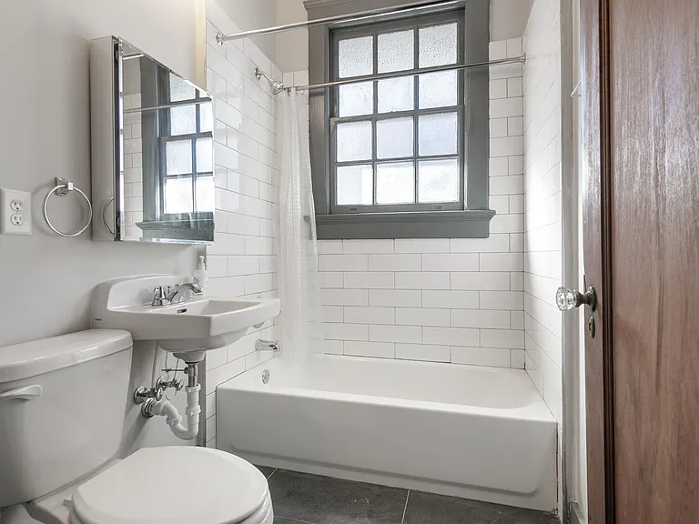 3004 Canal St #301 — Photo 11