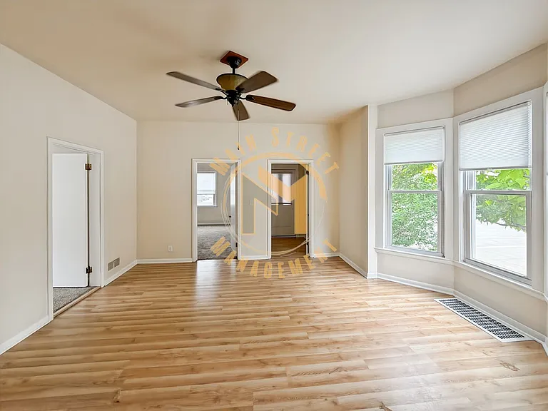 700 Merritt Ave — Photo 4