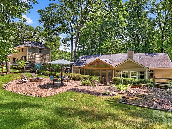 5th image of 605 Silversmith Ln