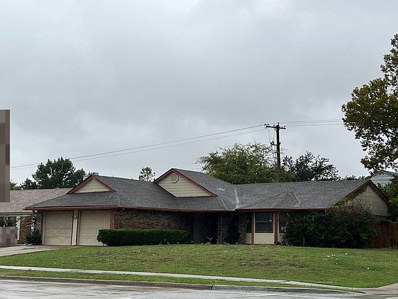 2nd image of 4302 Emerson Dr