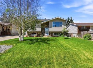 38 E Meadowview Close, Sylvan Lake, AB T4S1J2