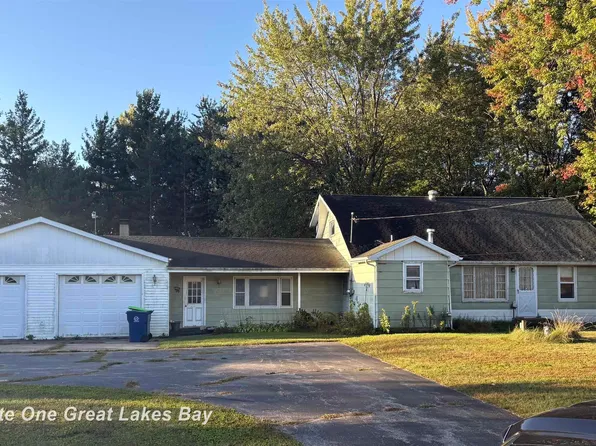 10924 E Monroe Rd, Wheeler, MI 48662