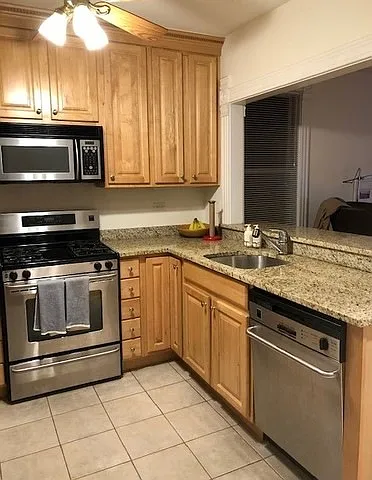 1711 N Fern Ct #2 — Photo 3