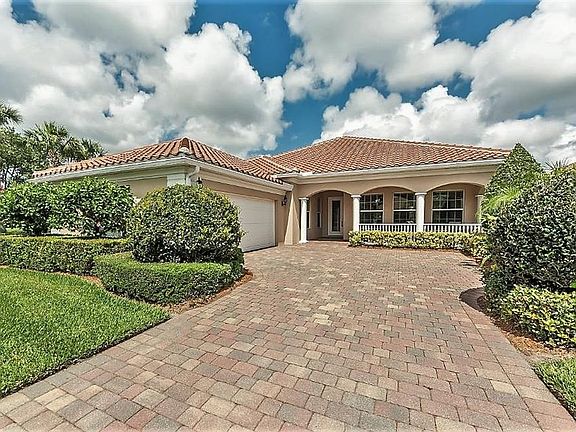 2nd image of 5194 Formosa Cir