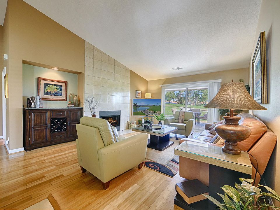 1st image of 651 Vista Lago Cir N