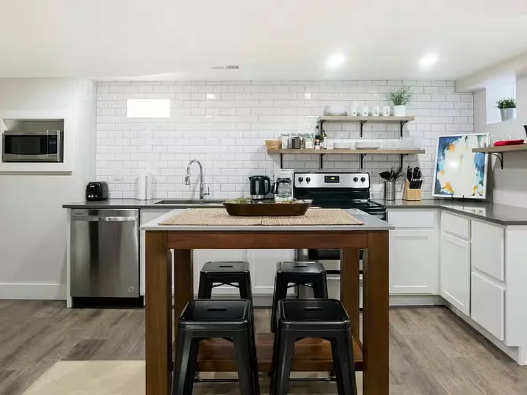 276 S Franklin St — Photo 1
