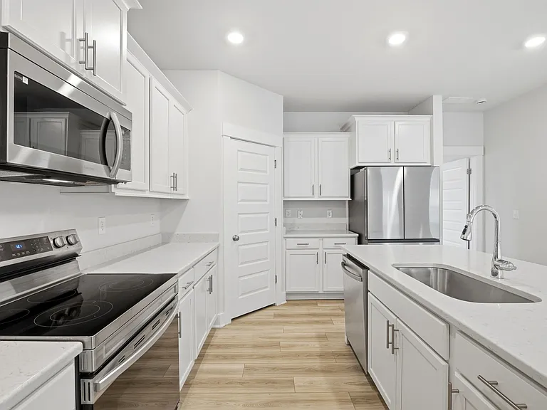 209 Camellia Dr — Photo 10