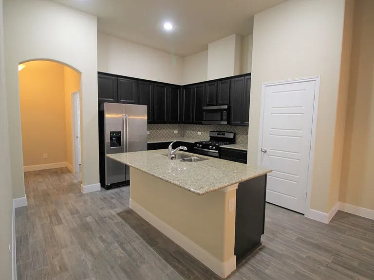 1227 Old FM 306 — Photo 2