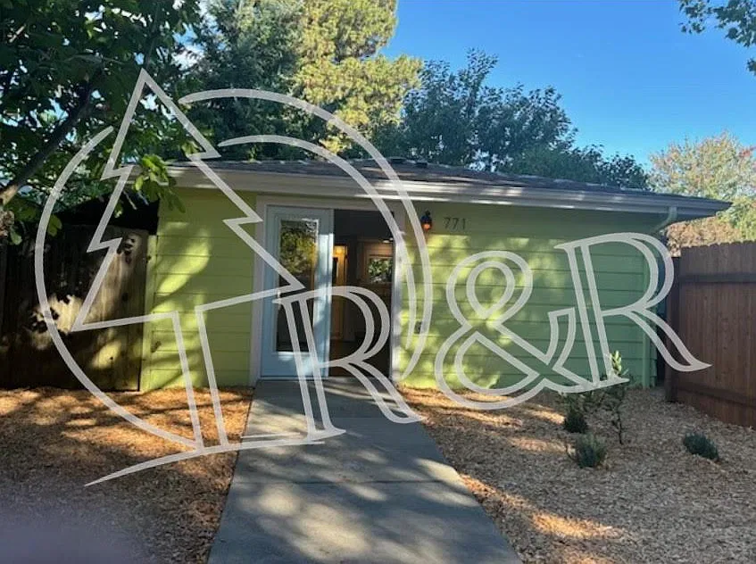 771 Mayfair Ln
