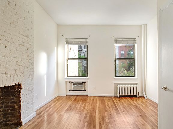 3rd image of 275 W 22nd St #A