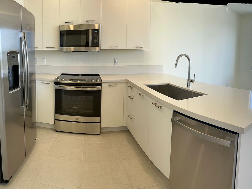 1st image of 10270 NW 66th St #301