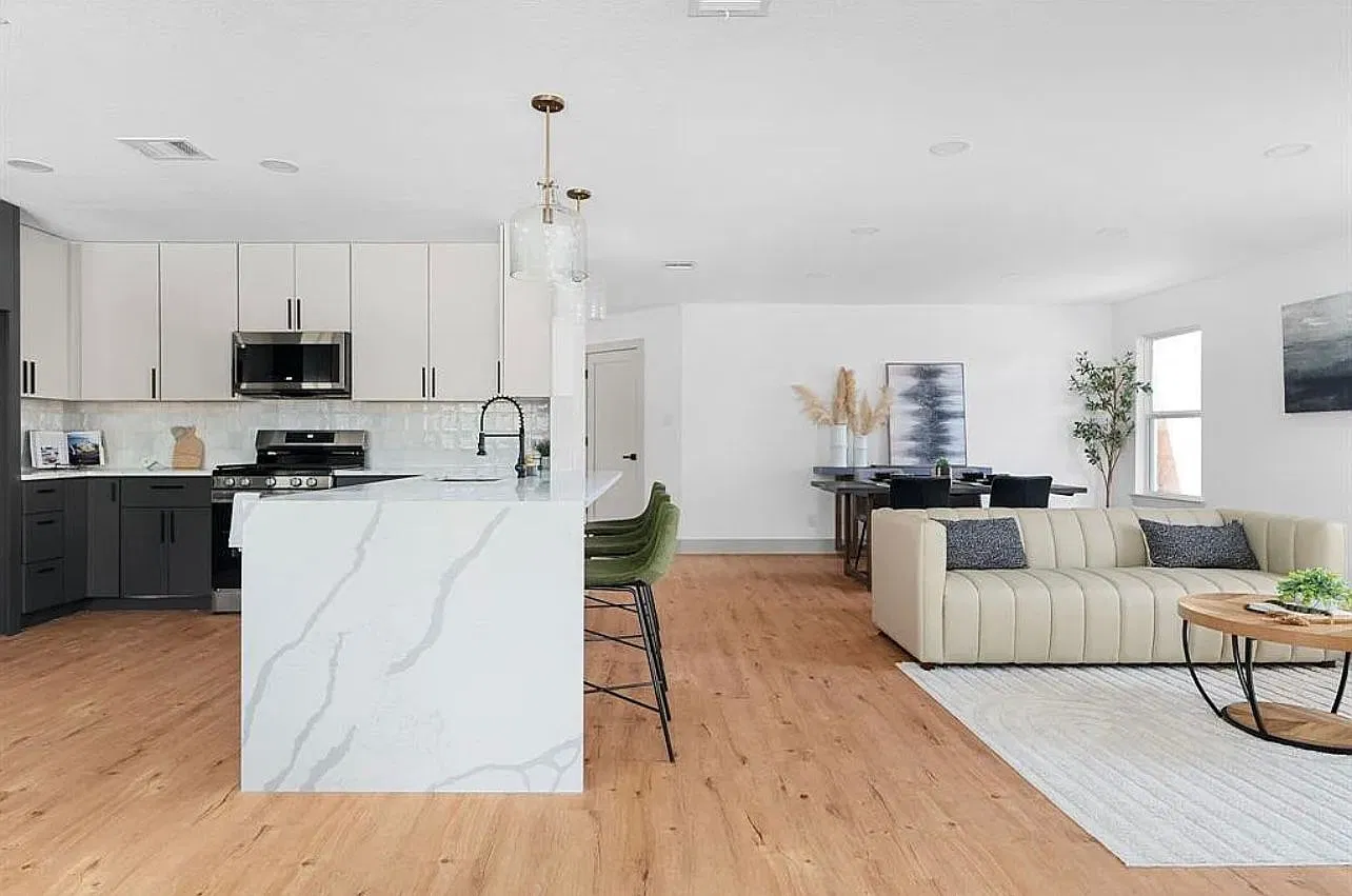 3 bed, 1523 sqft, $3,499 — Photo 2