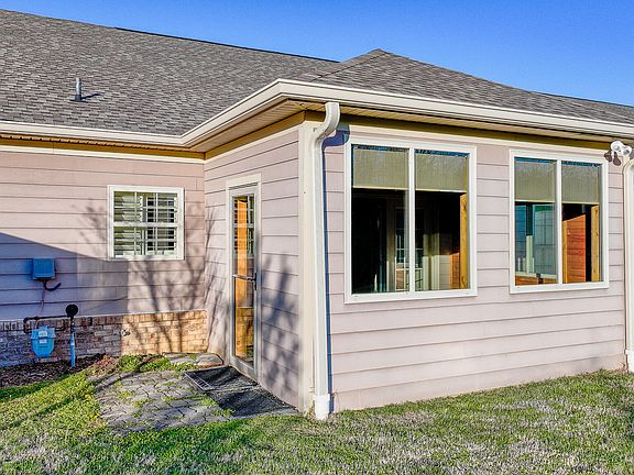 3rd image of 374 Coldwater Dr #374