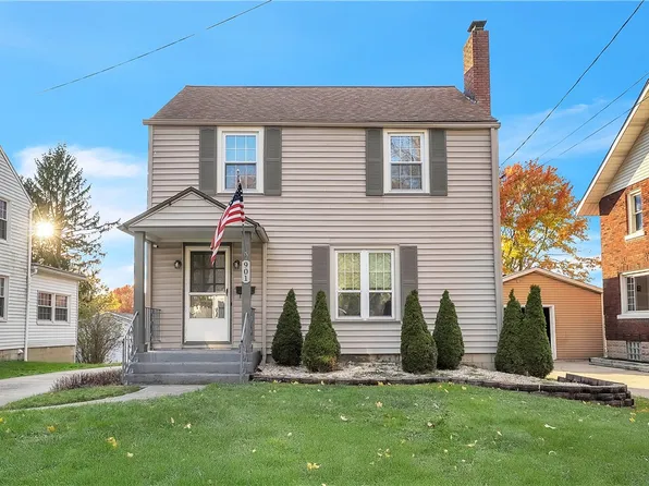 901 Bon Air Dr, Sharon, PA 16146