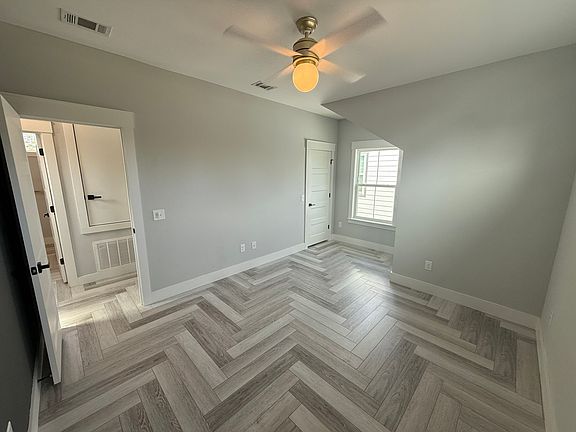 3rd image of 1011 N K St
