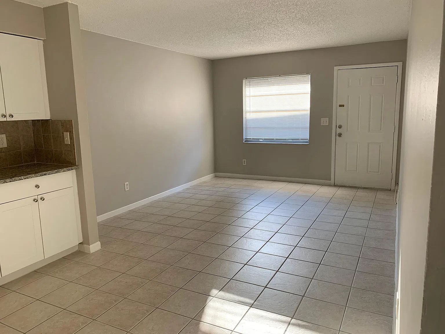 1503 E Linebaugh Ave — Photo 2
