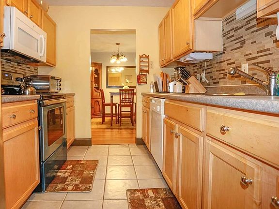 3rd image of 11 Strawberry Bank Road #17