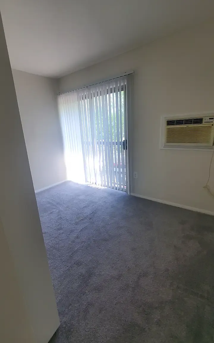 2 bed, 1.0 bath, 911 sqft, $1,995 — Photo 3