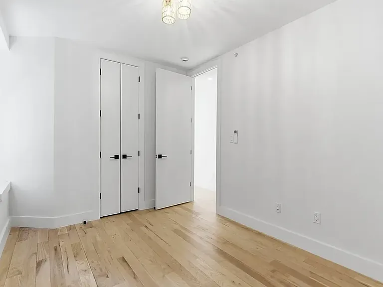 376 Montgomery St #3A — Photo 12