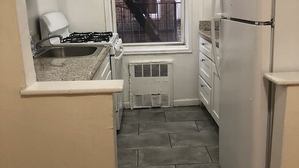 1st image of 4011 Kings Hwy APT 2G