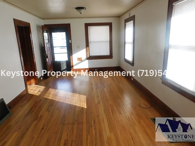 1233 Berkley Ave — Photo 8