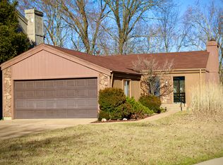 1677 Country Hill Ln, Ballwin, MO