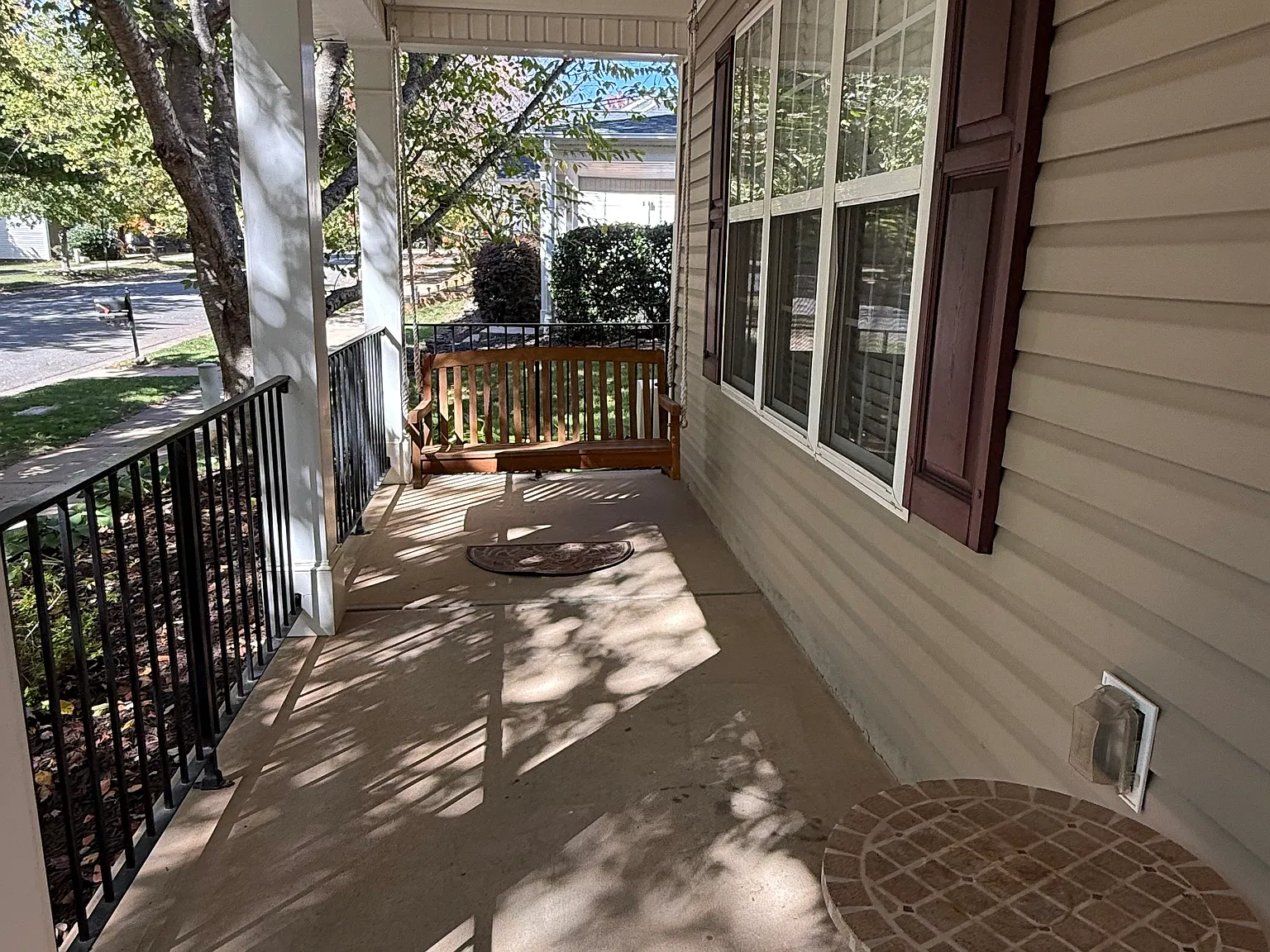 3 bed, 2.5 bath, 1320 sqft, $2,100 — Photo 4