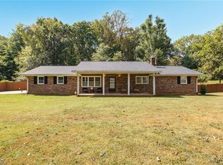 702 Cedar Ln, Reidsville, NC 27320