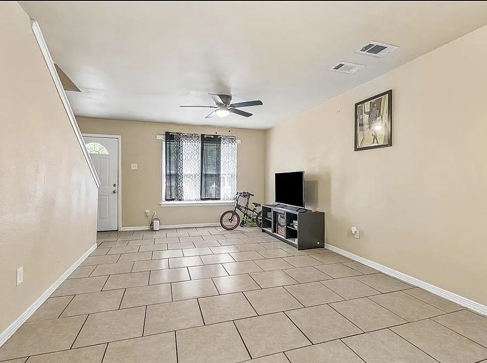 1st image of 115 E 16th St #C