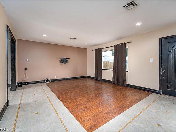 5th image of 2812 Avalon Ave