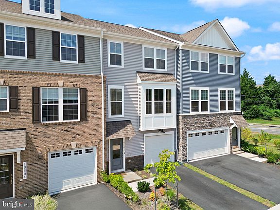 3rd image of 10602 Sheffield Glen Ln