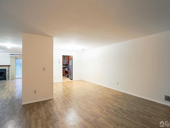 4th image of 165 Grantham Dr