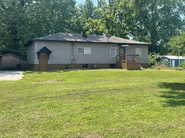 903 Clendenin St, Beardstown, IL 62618