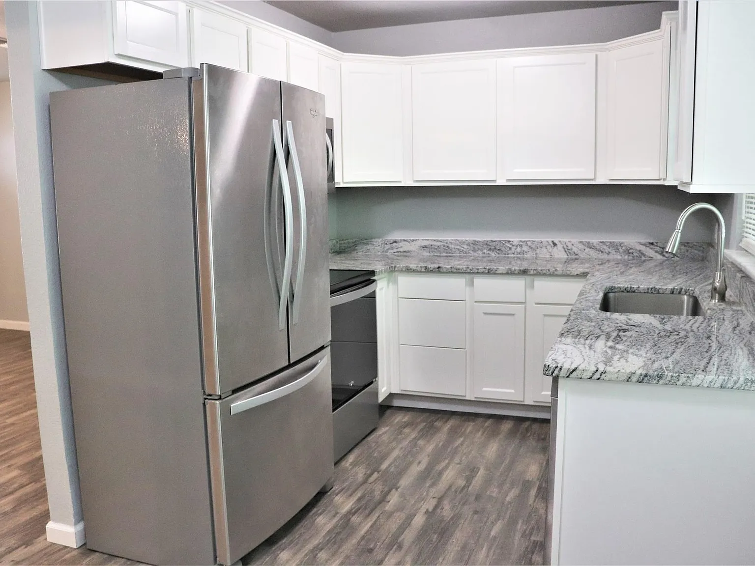 3 bed, 2.0 bath, 1189 sqft, $1,580 — Photo 4