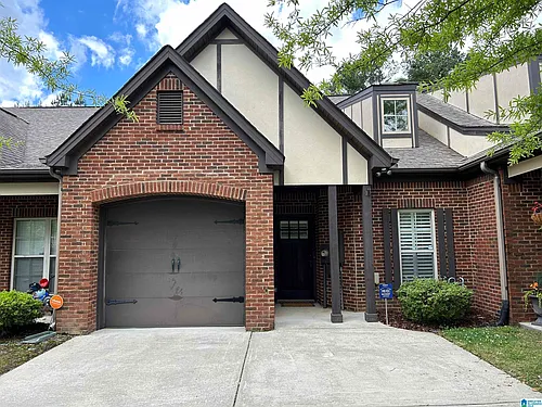 122 Singapore Cir Photo 1