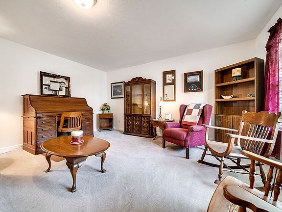 2nd image of 1016 Chelsea Dr