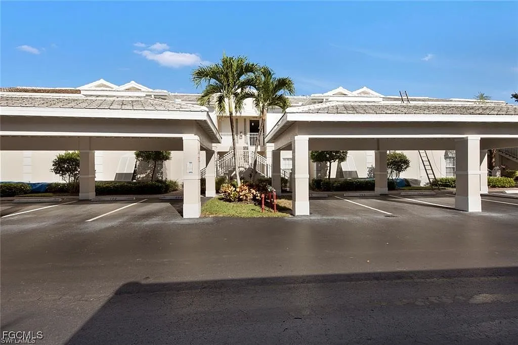2 bed, 2.0 bath, 1279 sqft, $4,800 — Photo 2