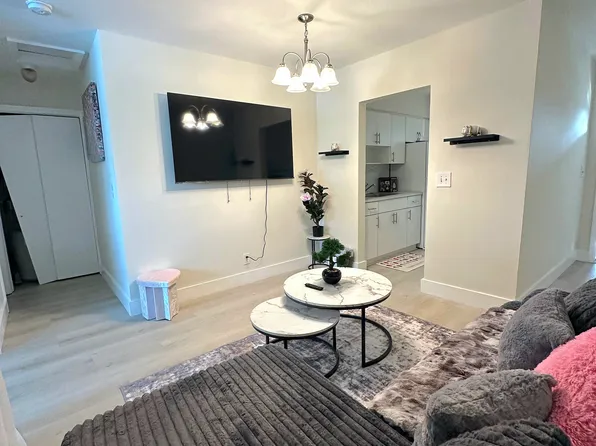 101 SE 9th St APT 10, Hallandale, FL 33009