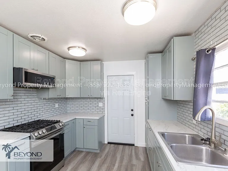 5207 Irwin Ave — Photo 3