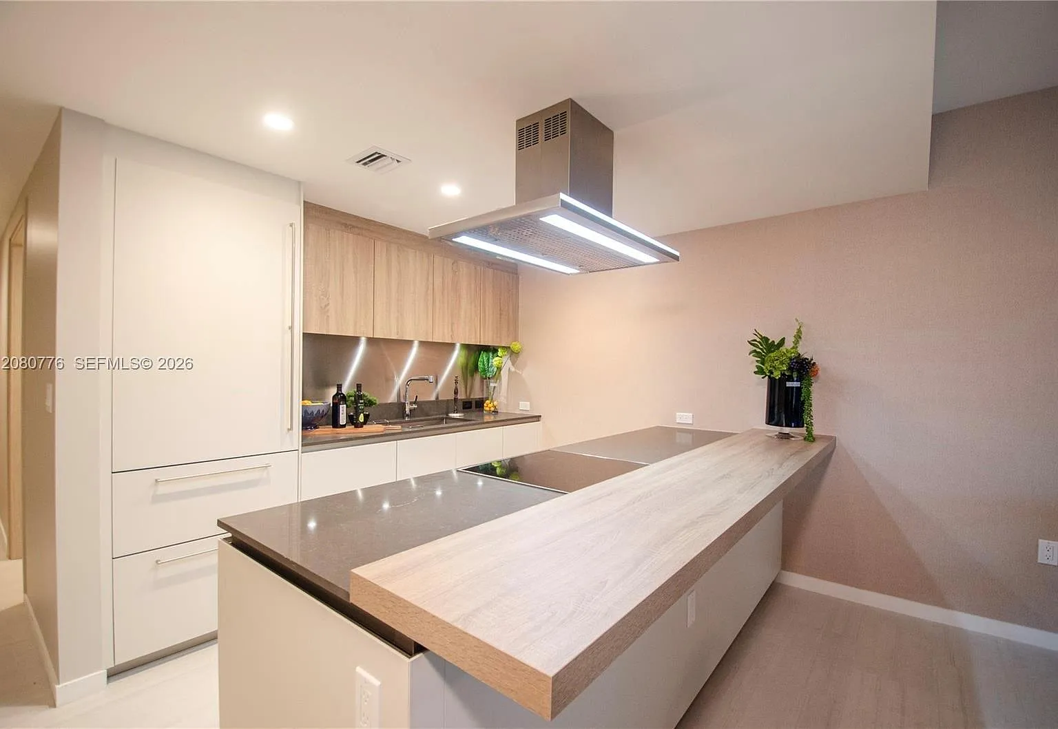 Brickell Flatiron Condo — Photo 3