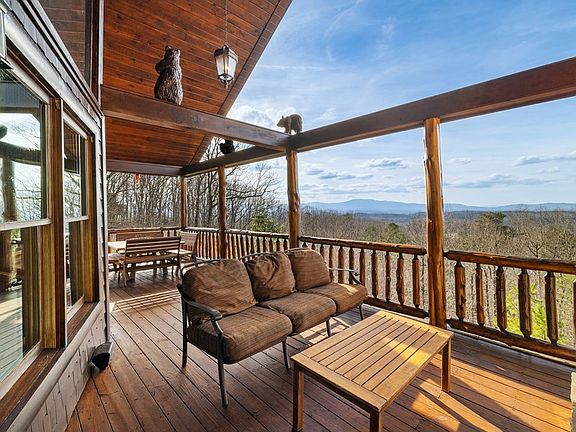 5th image of 180 Cinnamon Bear Rd