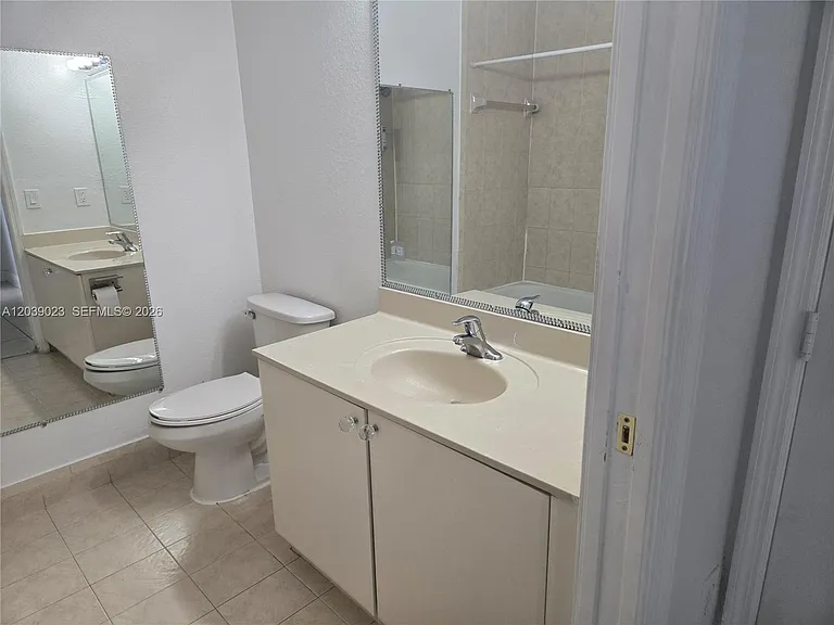 1539 SE 27th St #107 — Photo 8