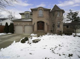 420 Pine Manor Dr, Wilmette, IL 60091