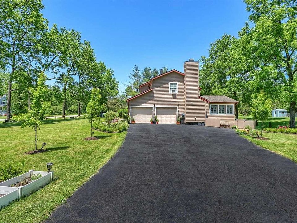 1 Coach Lantern Dr, Hopewell Junction, NY 12533 | MLS #417975 | Zillow