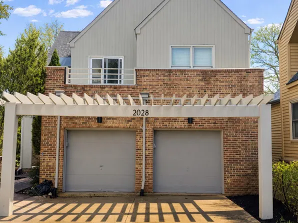 2028 Beacon Pl, Reston, VA 20191