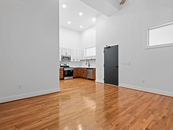 2nd image of 2033 W Broad St #101