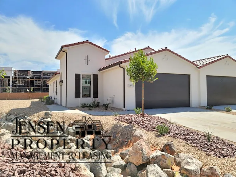 794 N Via Modelo Cir — Photo 3
